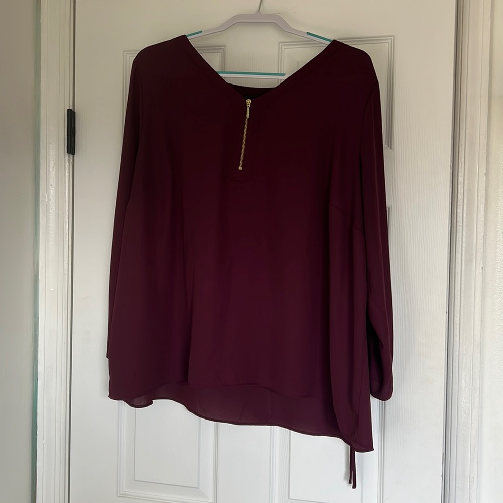 2X Worthington burgundy blouse with accent sleeves